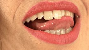 Weak for my sexy sharp teeth (small version)