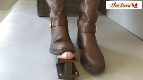 Brown boots pedal pumping bootjob HD