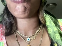 Biiggjuiccyfruit aka biiggjuiccyfruit OnlyFans - Blind