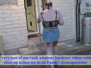Trashy Kiwi doxy treats u to her pissing in the back yard with close-up view