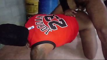 Pedreiro dotado me fudeu no c&ocirc_modo em contru&ccedil_&atilde_o o colega dele filmou tudo