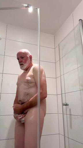 Bearstgt shower exhibition