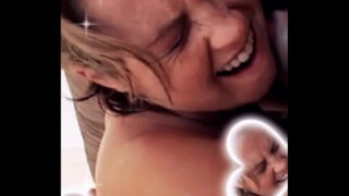Blowjob &#8211; amateur geschoren Britse Alexis May ontvangt pik van kont naar mond
