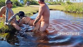 DhiHotwife casada arrombada por dois comedores na frente do marido corno