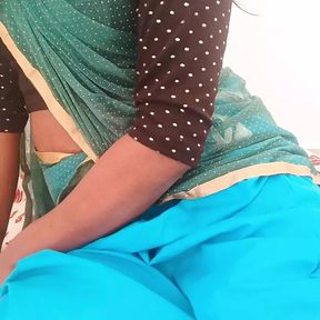 Mallu girl in saree. Hot boobs and paussy