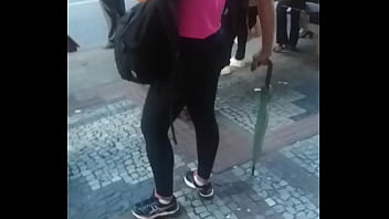 MORENA MUITO GOSTOSA DE LEG NO PONTO DO &Ocirc_NIBUS- BR