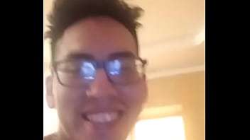 Zerranosky peruano comiendo Rusa via Facebook