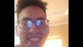 Zerranosky peruano comiendo Rusa via Facebook