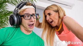Blonde mature Beenie penetrated by horny friend
