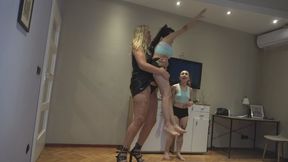 Short Club Girls Vs Domino Amazon Tall Girl
