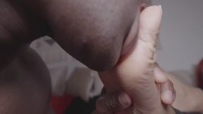 JESSYFEETPARIS - HUNGER FOR HER FEET - FOOT WORSHIP