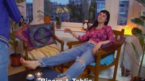 Two lesbian babes masturbating simultaneously