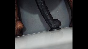 This toy ist too small