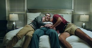 Hot hunks mix perversions in a steamy bedroom threesome