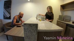 yasmin mineira - marido nao resiste a esposa gostosa e larga o trabalho para comer o cu da safada.