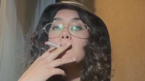 Fumemos un puchito y una copita de vino juntos