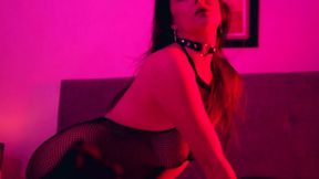 Erotic Art Video - Milf and a dildo
