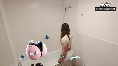 Luchibb & Keila Bassi take two monster cocks in live stream orgy
