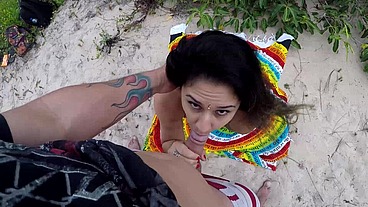 Casal FoGE Da Rotina E Fode na rua na beira da praia - Sumaya Ganesha - Joy Cardozo
