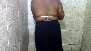 Bbw crente safada da bunda grande se exibe igual um putinha e mostra sua buceta