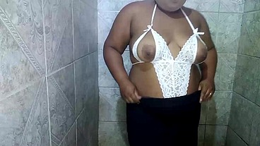 Bbw crente safada da bunda grande se exibe igual um putinha e mostra sua buceta