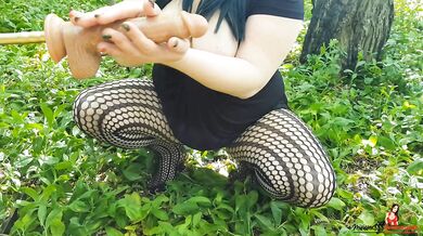 Exclusive fuck of a milf sex machine in a Park near the airport (DEMO)