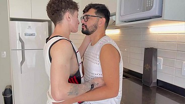 MARCOS GOIANO - FODIDO PELO NOVINHO SAFADO - SEXO GAY COM NOVINHO FODEDOR - SEXO GAY SEM CAMISINHA
