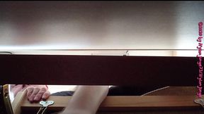 die short mit den lochern