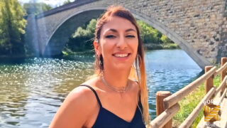 Ragazza MILF francese mora amatoriale scopata analmente