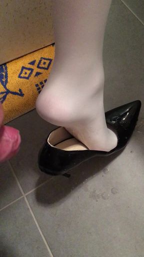 cum on heels