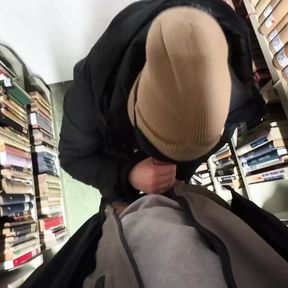 Blown off by student during study break in the university library - Huge load of sperm in her mouth