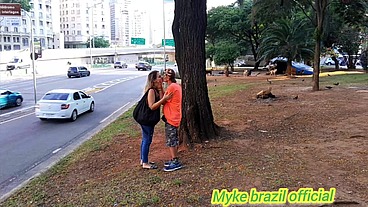Encontrei uma mulher carioca no centro de São Paulo convidei ela para fazer uma gravação ela aceitou. Levei ela na minha casa e rolou sexo bem gostoso com sexo anal