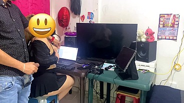 Gordita culona tiene sexo en la oficina con su jefe por aumento de sueldo