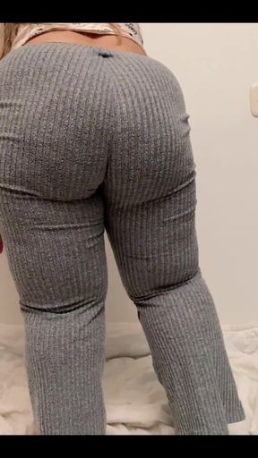 My MILF Stepmom Cleaning and Bouncing Her Beautiful Ass in Yoga Pants