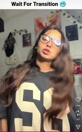 Desi indian babe shows off her big tits