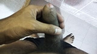 Savitri Bhabhi gives a kinky handjob to a lucky dude in HD