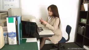 Ripped Pantyhose Secretary Takes a Steamy Break for Hot Office Sex