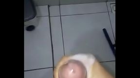 Novinho H&eacute_tero me mandou um v&iacute_deo gozando