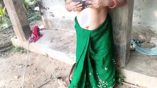 Indian Mom Aunty Outdoors Huge Juicy Breasts Flashing Compilation