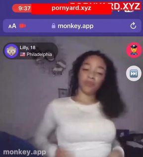 Amateur girl gets caught on webcam in public