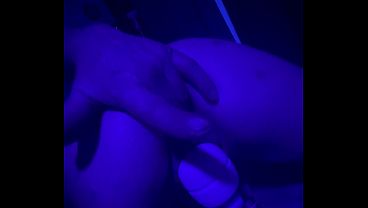 Zoey Portland plays with hitachi