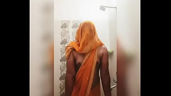 Sonu navel show in bathroom