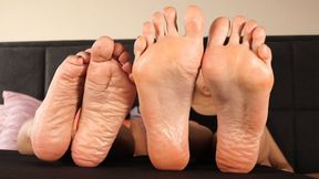 Gentle Foot Play - Wrinkled Soles - HD MP4