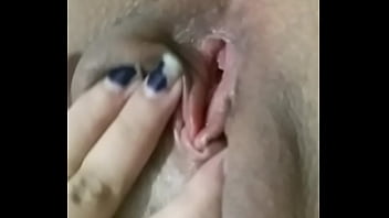 Novinha se masturbando