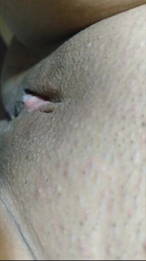 Trisha ki chut chatkar uski chut ki chudayi kari   Clip 1