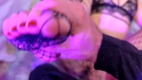 Iron her fishnets, small-titted brunette gets footserviced and pussy-soaked by the jizz fountain.