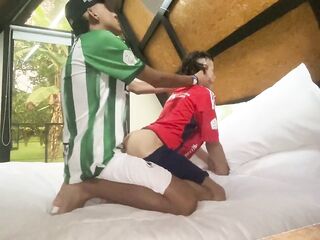 VENEZUELAN FUCKS CONSTRICTED ASS