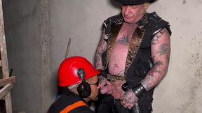 seguranca fardado deu o cu pro patrao na obra