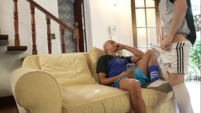 DEPOIS DA PELADA, LEVEI O ATACANTE PRA CASA PRA FAZERMOS UMA PUTARIA.