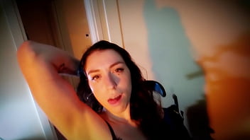 Striptease di Nemesi dalla clip IL DISABILE INSICURO E L&#039_ASSISTENTE PROCELLONA